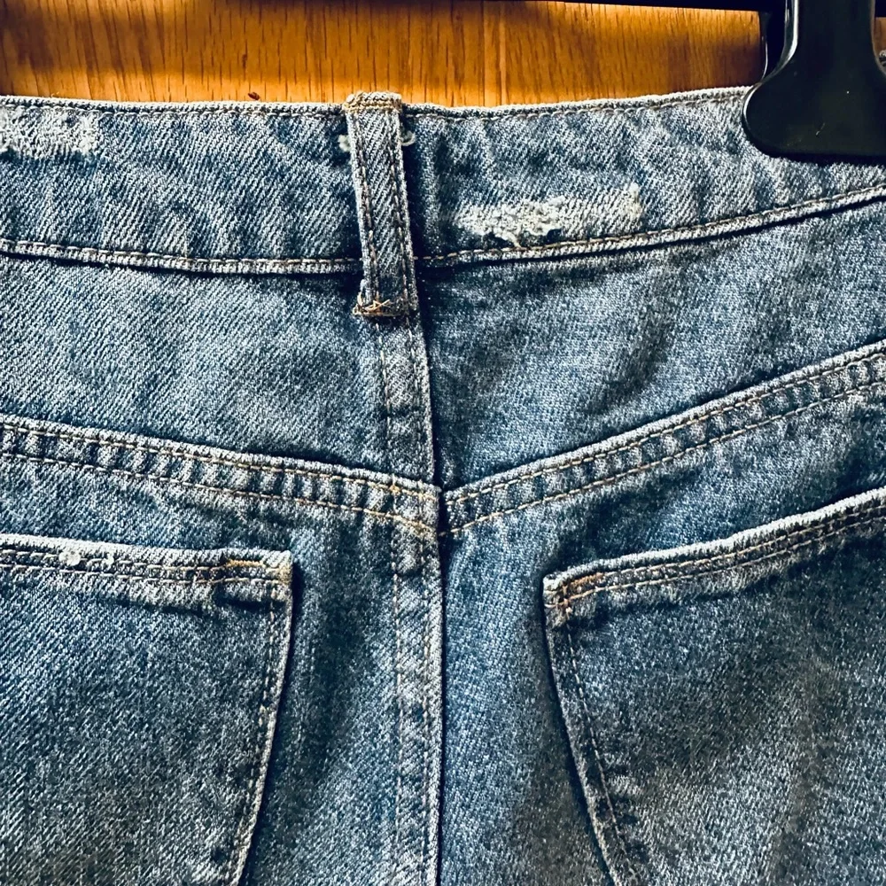 And Now This shorts jean distressed raw hem ripped denim jean 26 waist - Picture 3 of 5